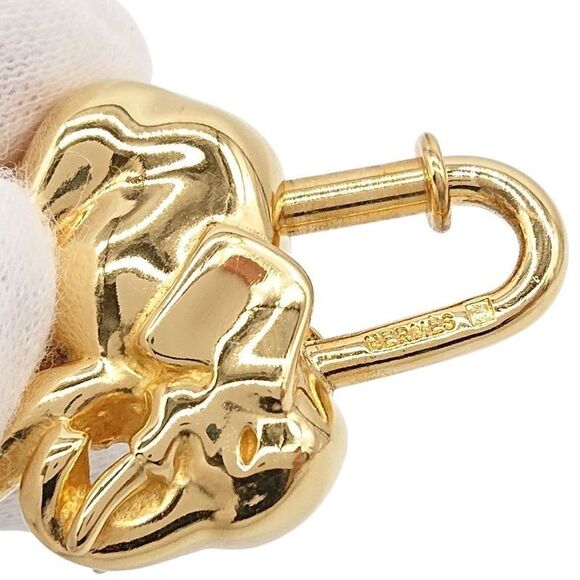 Hermes Cadenas 1997 Limited Edition Elephant Gold Shoulder Bags